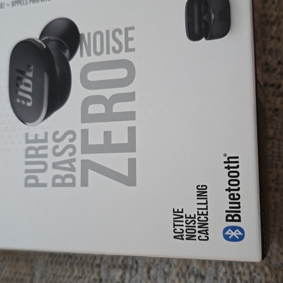 JBL BRAND TUNE 130NC PURE BASS BLUETOOTH SOUND EAR BUDS - Picture 3 of 11